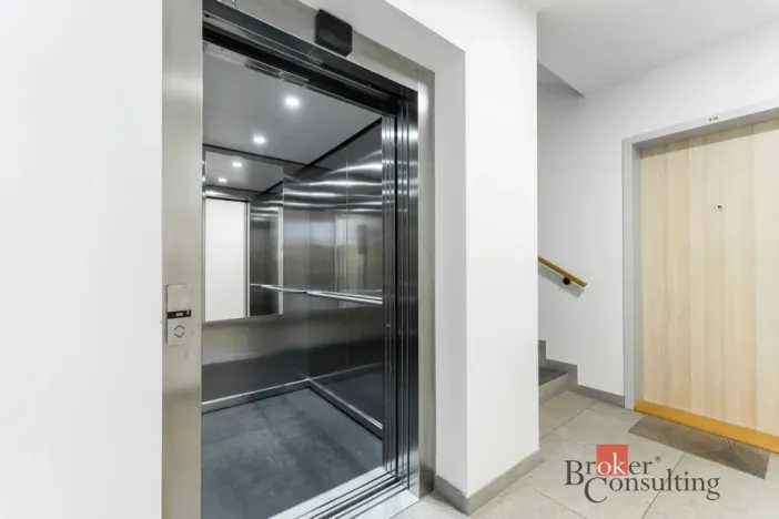 Pronájem bytu 2+kk, Praha - Smíchov, Plzeňská, 51 m2
