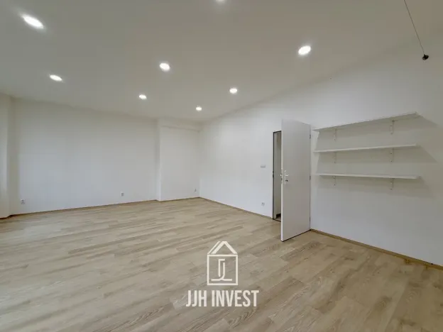 Pronájem obchodního prostoru, Plzeň - Východní Předměstí, Pařížská, 150 m2