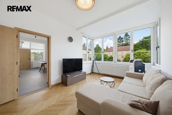 Prodej bytu 3+1, Karlovy Vary - Drahovice, Vítězná, 77 m2