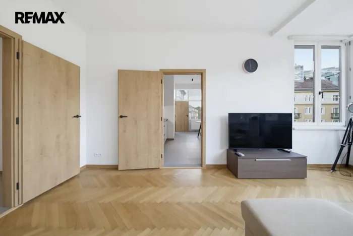 Prodej bytu 3+1, Karlovy Vary - Drahovice, Vítězná, 77 m2