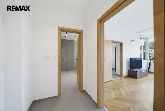 Prodej bytu 3+1, Karlovy Vary - Drahovice, Vítězná, 77 m2