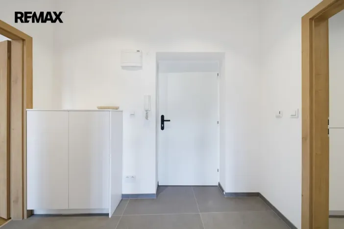 Prodej bytu 3+1, Karlovy Vary - Drahovice, Vítězná, 77 m2