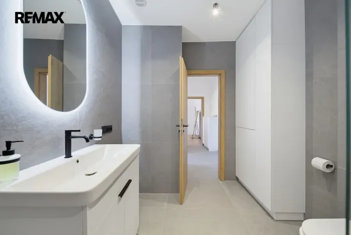 Prodej bytu 3+1, Karlovy Vary - Drahovice, Vítězná, 77 m2