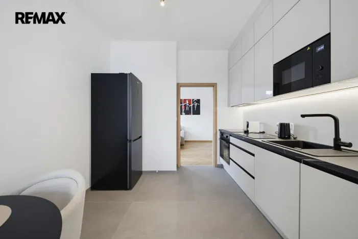 Prodej bytu 3+1, Karlovy Vary - Drahovice, Vítězná, 77 m2