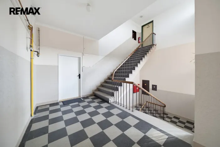 Prodej bytu 3+1, Karlovy Vary - Drahovice, Vítězná, 77 m2