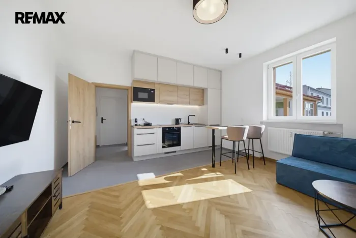 Prodej bytu 2+kk, Karlovy Vary - Drahovice, Vítězná, 46 m2