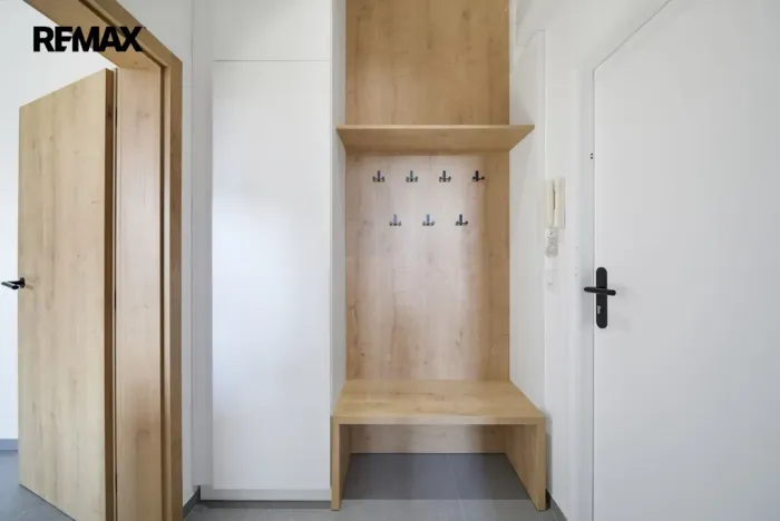 Prodej bytu 2+kk, Karlovy Vary - Drahovice, Vítězná, 46 m2