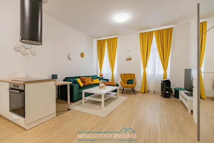 Pronájem bytu 1+kk, Znojmo, Mariánské náměstí, 34 m2