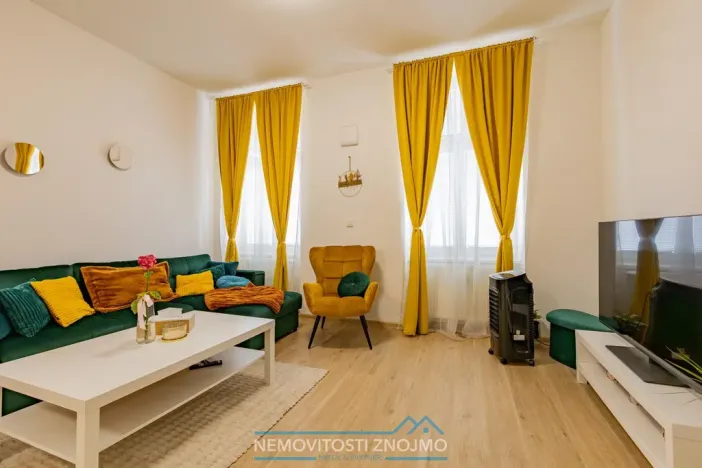 Pronájem bytu 1+kk, Znojmo, Mariánské náměstí, 34 m2