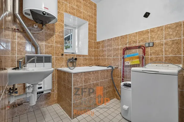 Prodej rodinného domu, Korouhev, 300 m2