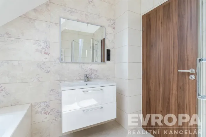 Prodej rodinného domu, Okrouhlice - Chlístov, 169 m2