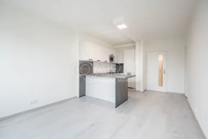 Pronájem bytu 1+kk, Praha - Hloubětín, Slévačská, 29 m2