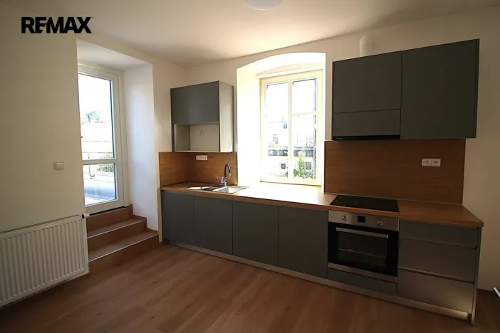 Pronájem bytu 1+kk, Chrastava, náměstí 1. máje, 31 m2
