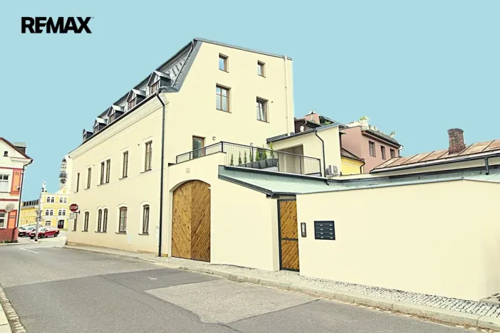 Pronájem bytu 1+kk, Chrastava, náměstí 1. máje, 31 m2