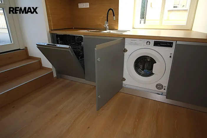 Pronájem bytu 1+kk, Chrastava, náměstí 1. máje, 31 m2
