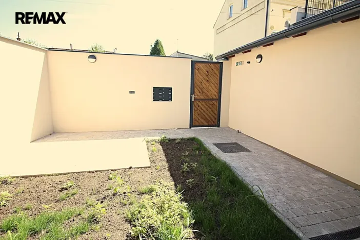 Pronájem bytu 1+kk, Chrastava, náměstí 1. máje, 31 m2