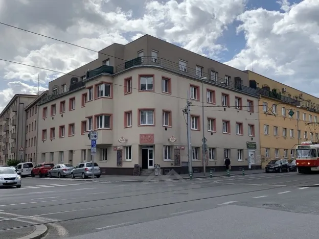 Pronájem bytu 2+kk, Praha, Na hroudě, 47 m2