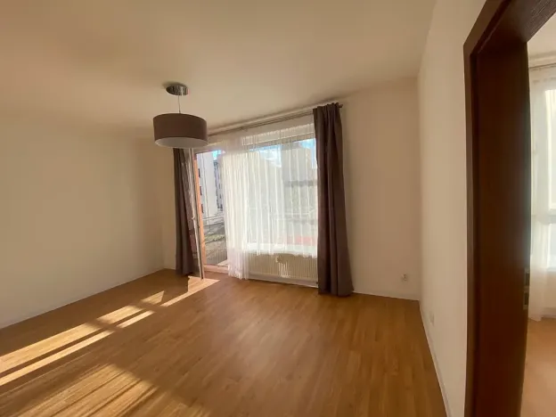 Pronájem bytu 3+kk, Praha - Černý Most, Bergmanova, 56 m2