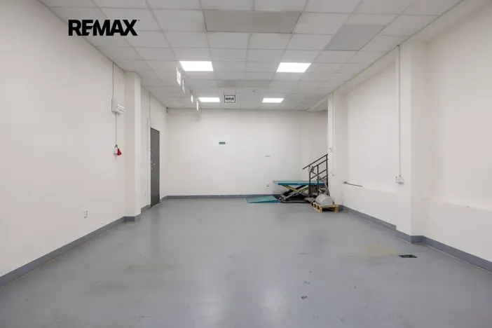 Pronájem skladu, Rudná, Masarykova, 1270 m2