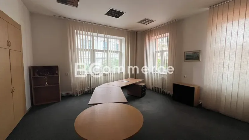 Pronájem výrobních prostor, Brno, 698 m2