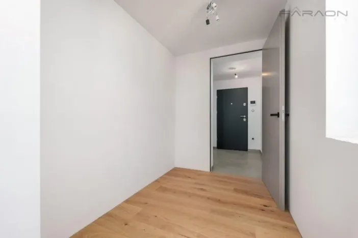 Prodej bytu 2+kk, Praha - Vysočany, Spojovací, 87 m2