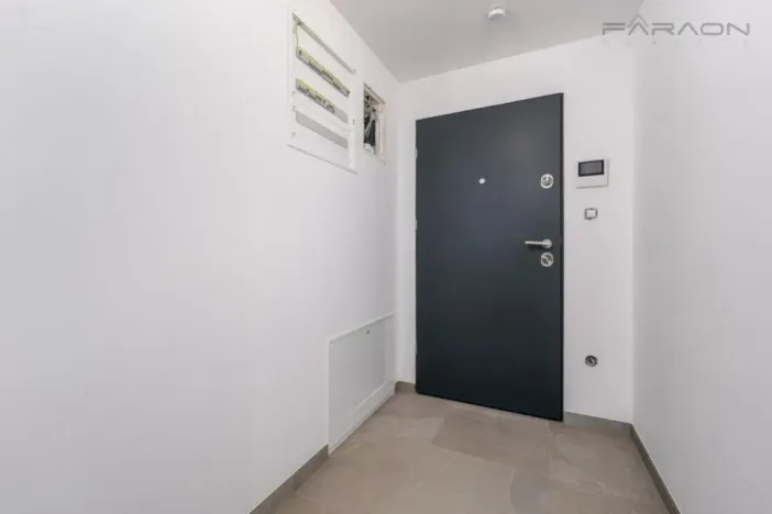 Prodej bytu 2+kk, Praha - Vysočany, Spojovací, 87 m2