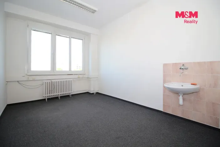 Pronájem kanceláře, Hradec Králové - Nový Hradec Králové, Brněnská, 19 m2