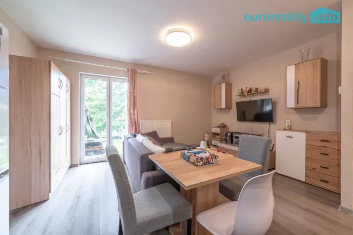 Pronájem bytu 2+kk, Tachov, Na Třešňovce, 37 m2