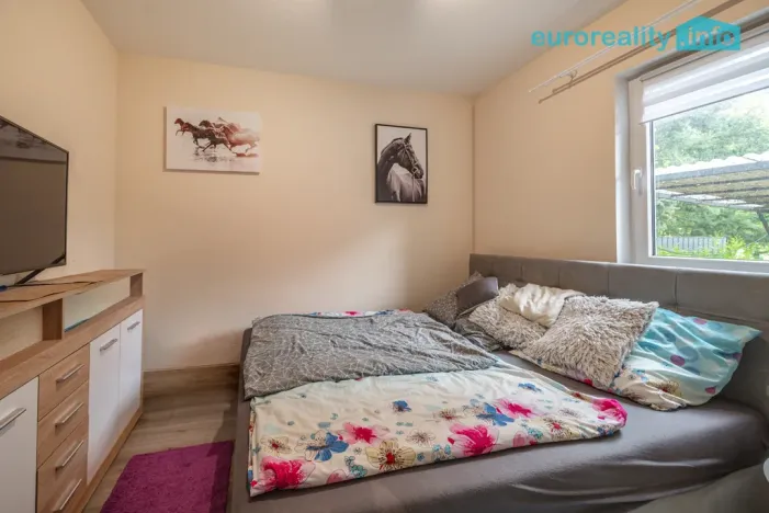 Pronájem bytu 2+kk, Tachov, Na Třešňovce, 37 m2