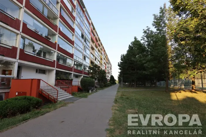 Prodej bytu 3+1, Praha - Petrovice, Rezlerova, 71 m2