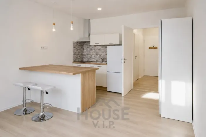 Prodej bytu 1+kk, Praha - Podolí, Dvorecké náměstí, 31 m2