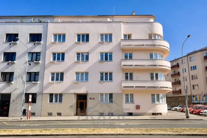 Prodej bytu 1+kk, Praha - Podolí, Dvorecké náměstí, 31 m2