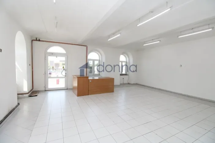 Pronájem obchodního prostoru, Praha, Na losách, 120 m2