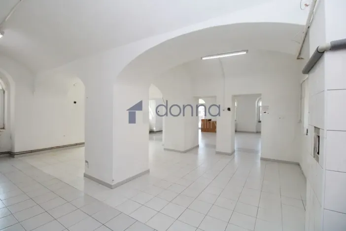 Pronájem obchodního prostoru, Praha, Na losách, 120 m2