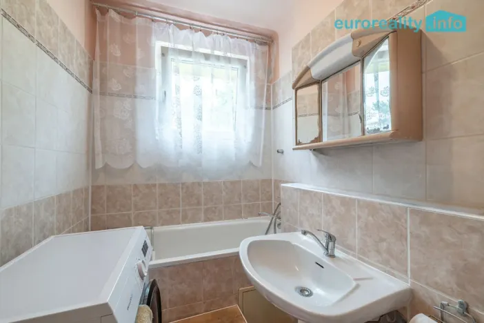 Prodej bytu 2+1, Horní Slavkov, Poštovní, 51 m2