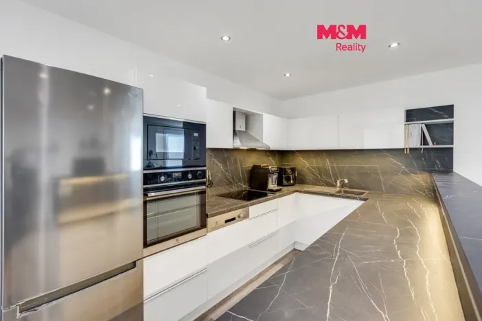 Prodej bytu 3+kk, Králův Dvůr, Pod Hájem, 76 m2