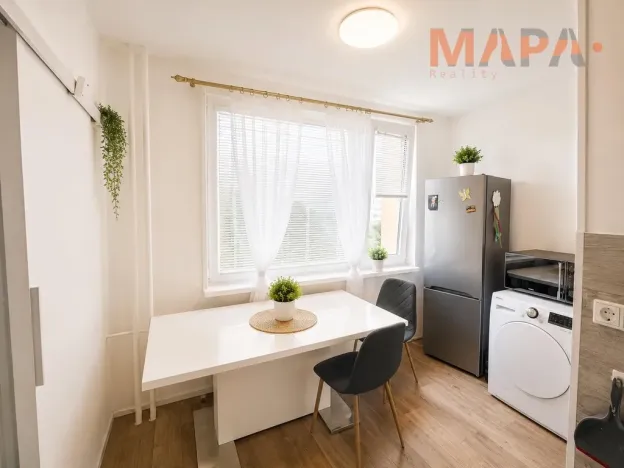Prodej bytu 3+1, Chomutov, 17. listopadu, 79 m2