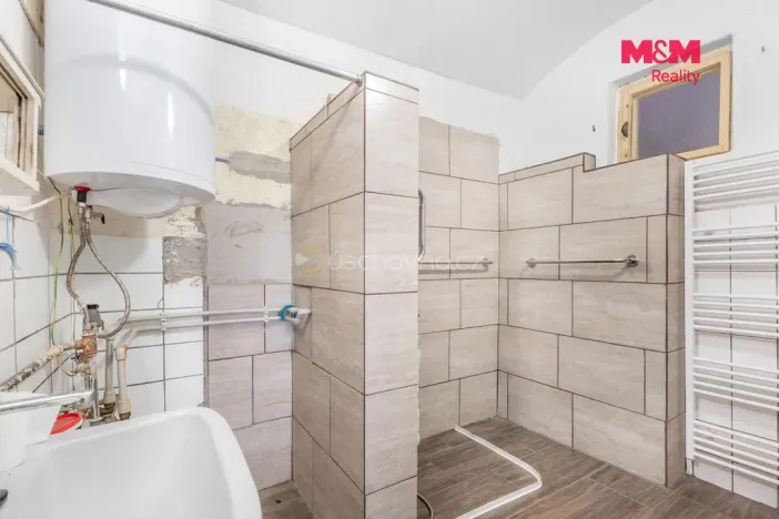 Prodej rodinného domu, Spomyšl, 350 m2