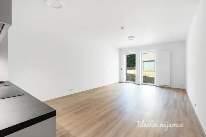 Pronájem bytu 1+kk, Praha - Čakovice, Danielova, 40 m2