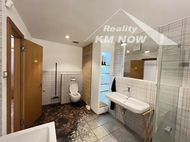 Pronájem bytu 3+kk, Kroměříž, náměstí Míru, 94 m2