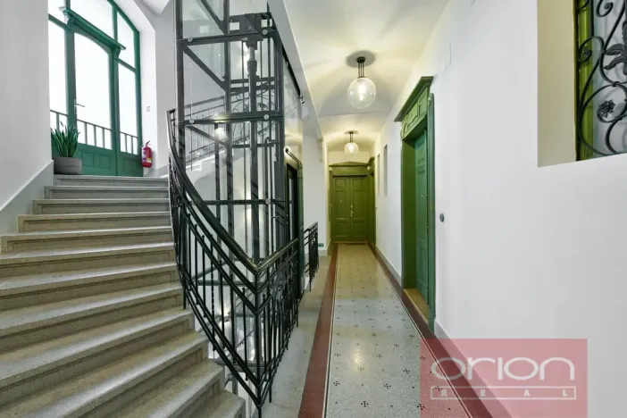 Pronájem bytu 2+kk, Praha - Vinohrady, náměstí Jiřího z Poděbrad, 54 m2
