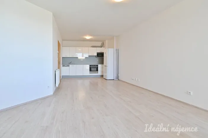 Pronájem bytu 1+kk, Brno, Bělohorská, 38 m2
