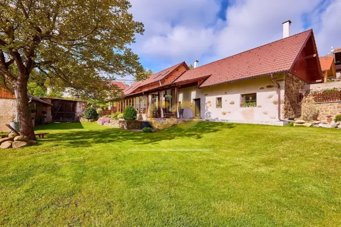 Prodej rodinného domu, Bušanovice - Horní Nakvasovice, 300 m2