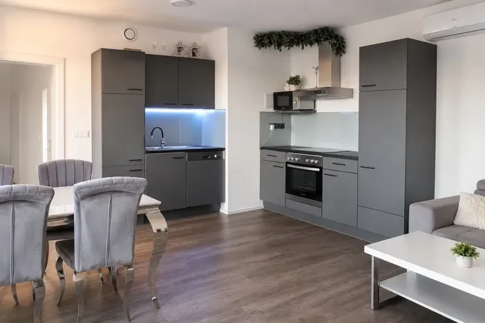 Pronájem bytu 2+kk, Hluboká nad Vltavou, Potoční, 52 m2