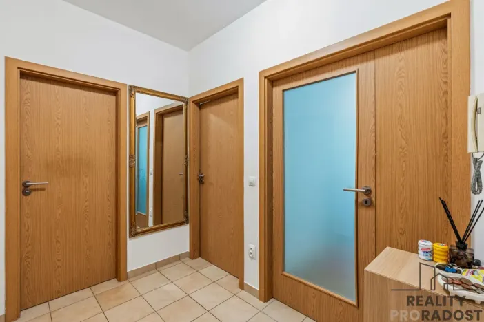 Pronájem bytu 2+kk, Praha - Vokovice, K Červenému vrchu, 63 m2