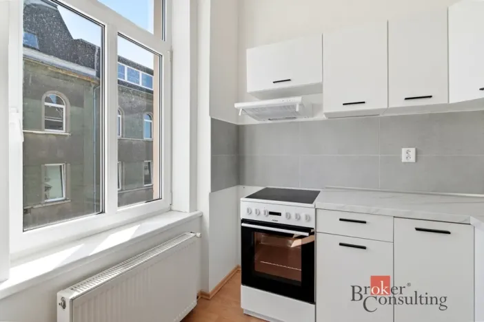 Pronájem bytu 1+kk, Děčín - Děčín II-Nové Město, Příkrá, 42 m2