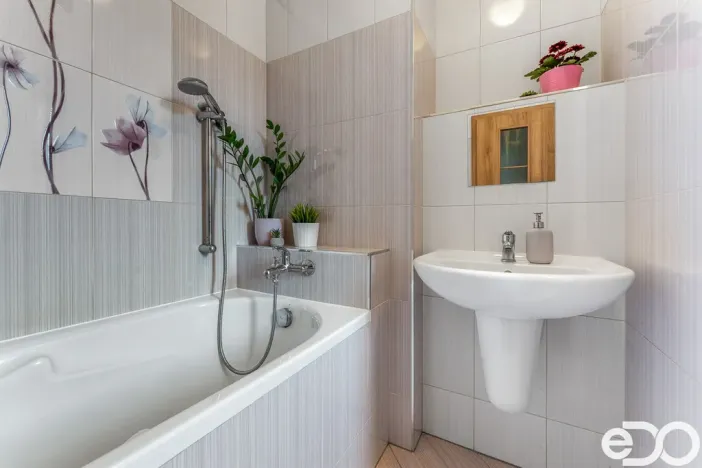 Prodej bytu 3+kk, Praha - Uhříněves, V bytovkách, 50 m2