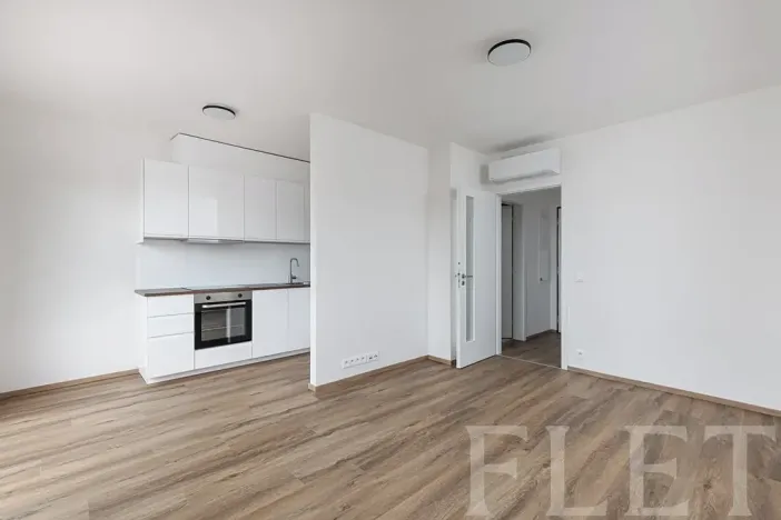 Pronájem bytu 1+kk, Praha - Hloubětín, Waltariho, 35 m2
