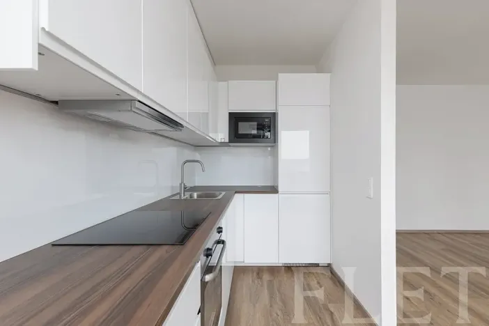 Pronájem bytu 1+kk, Praha - Hloubětín, Waltariho, 35 m2