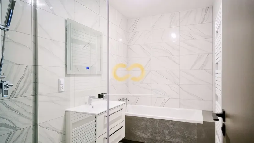Pronájem bytu 2+kk, Písek - Vnitřní Město, Alšovo nám., 66 m2